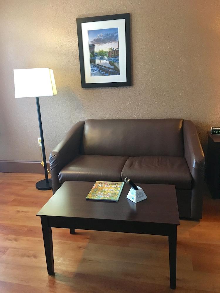 Best Western Greenville Airport Exterior photo