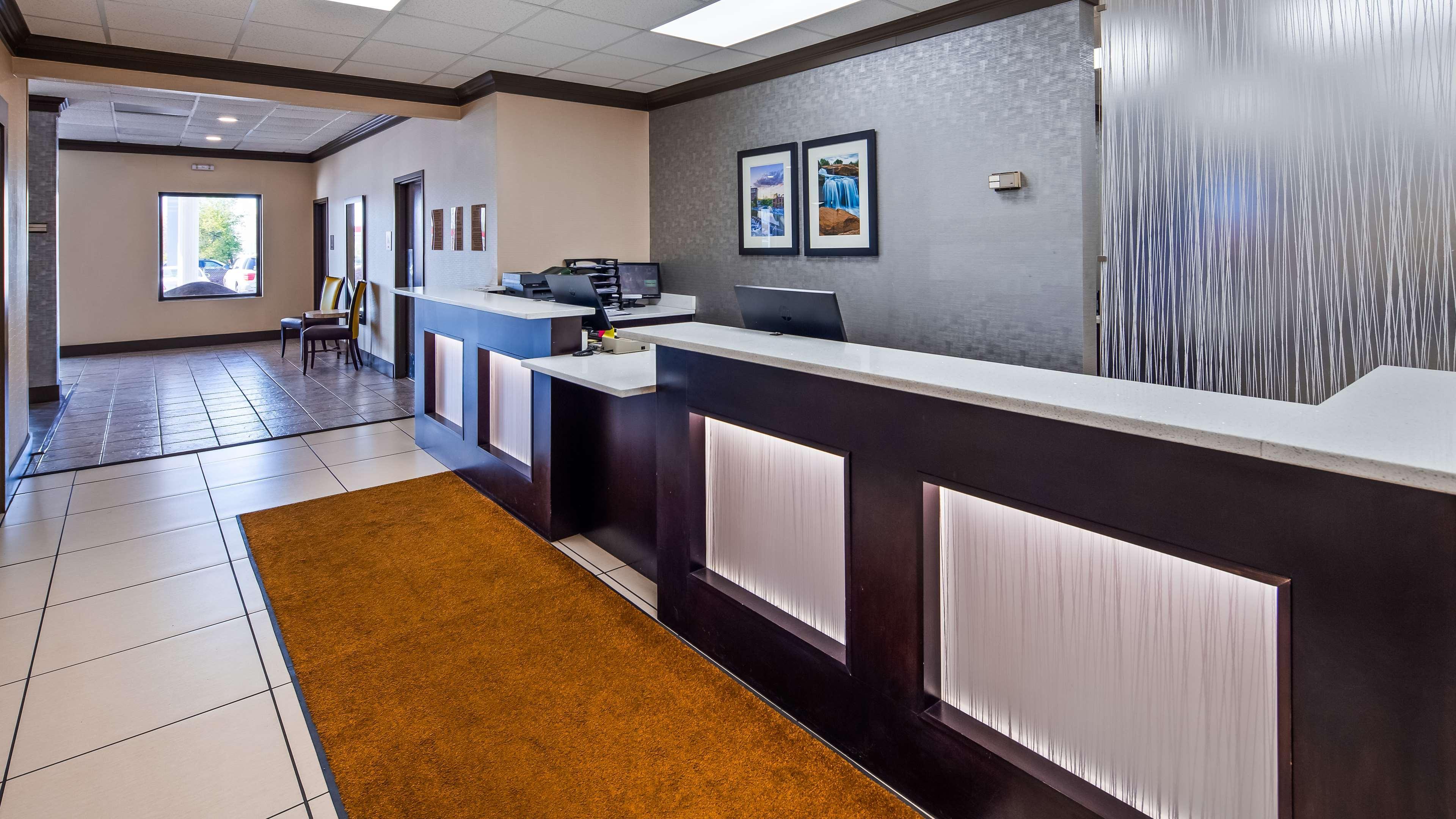 Best Western Greenville Airport Exterior photo
